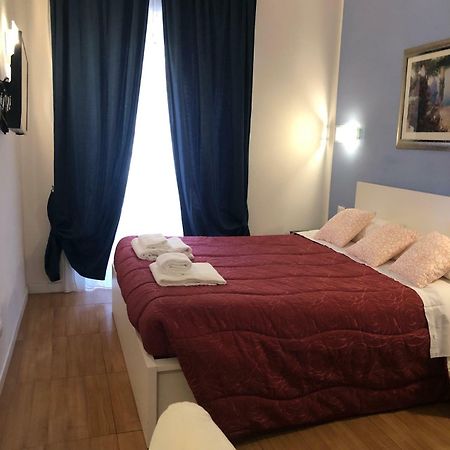 Residenza Giulia Al Colosseo โรม ภายนอก รูปภาพ