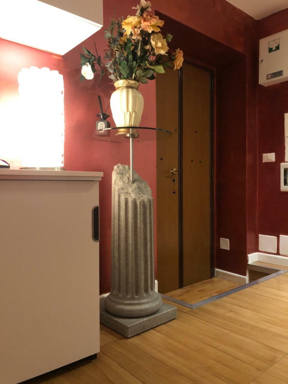 Residenza Giulia Al Colosseo โรม ภายนอก รูปภาพ